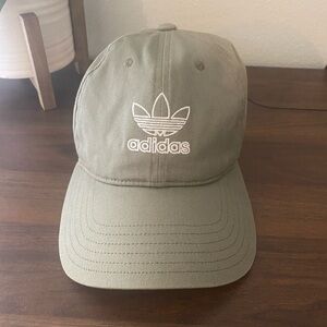 Adidas relaxed dad hat - moss green